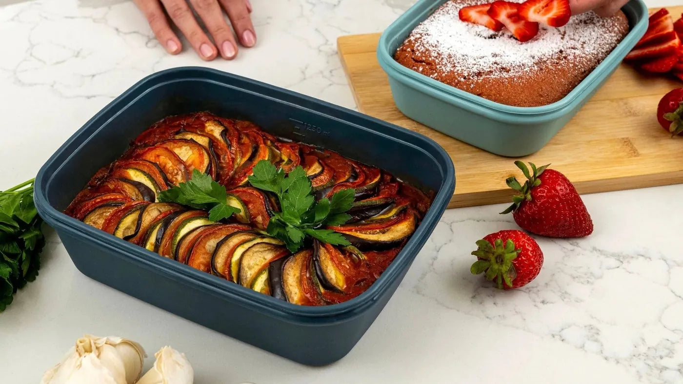 Ratatouille and a cake in U-Konserve containers