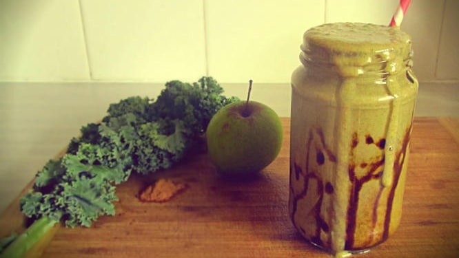 Cinnamon Scroll Green Smoothie