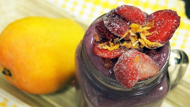 Mango Berry Smoothie