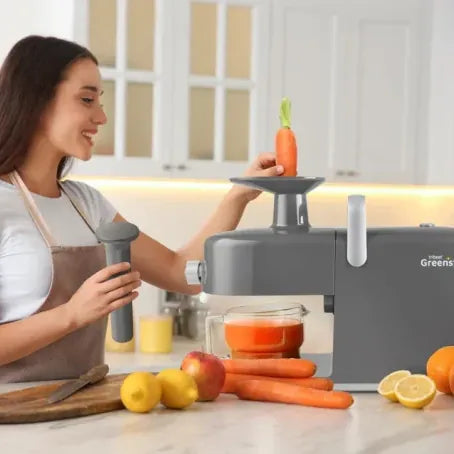 Juicing carrots with the Greenstar 5 juicer