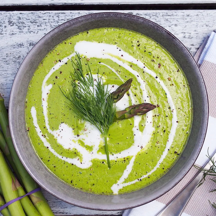 Raw asparagus and dill soup